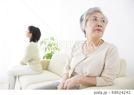 仲の悪い嫁と姑 68624242