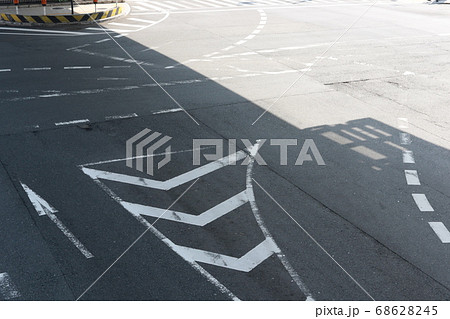 大阪市中央区の法円坂交差点の写真素材 [68628245] PIXTA