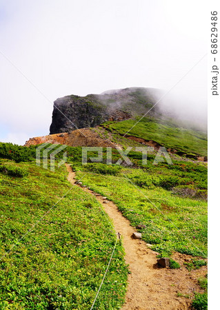 十勝岳 上富良野岳から上ホロカメットク山への登山道 十勝岳 上富良野岳から上ホロカメットク山への登山道 68629486