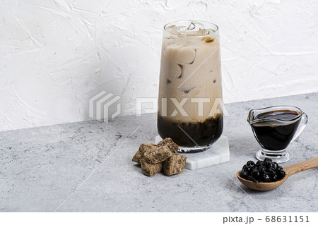 Cold tea with milk delicious beverage drinking products tapioca 068 Cold tea with milk delicious beverage drinking products tapioca 068 68631151