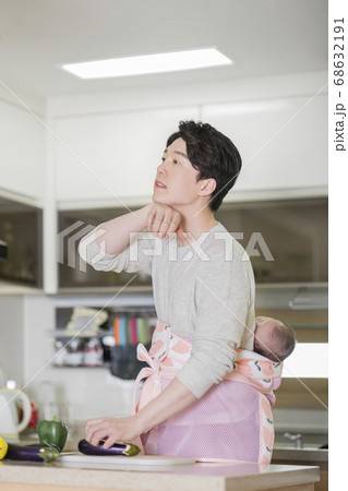 Modern young family concept, young mother and father with newborn 538 68632191