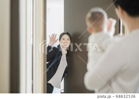 Modern young family concept, young mother and father with newborn 115 Modern young family concept, young mother and father with newborn 115 68632536