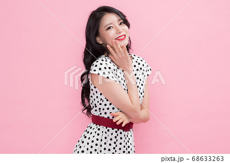 Life style concept, happy shopping time. Young asian woman with shopping bags and cart. 015 68633263