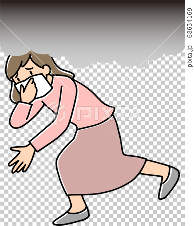 姿勢を低くし口元をタオルで覆って火事現場から避難する女性 68634169