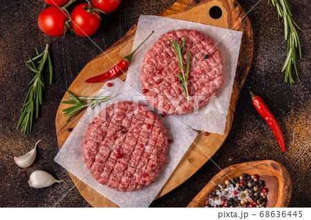 Fresh raw minced homemade grill beef burgers  68636445