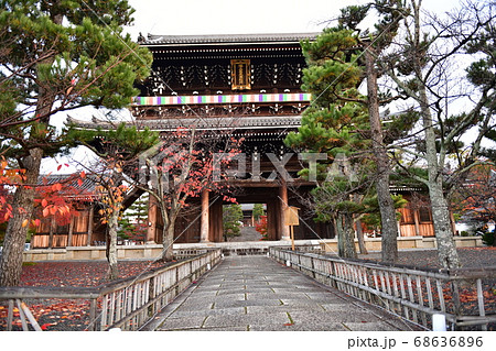 秋の金戒光明寺 68636896