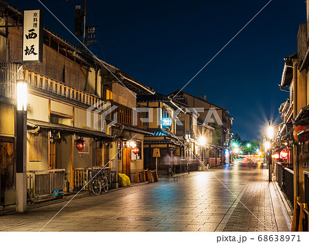 京都　夜の祇園　花見小路 68638971