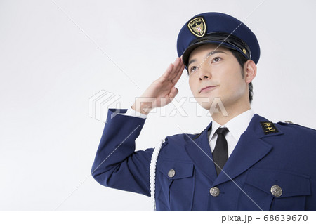 男性警察官 68639670