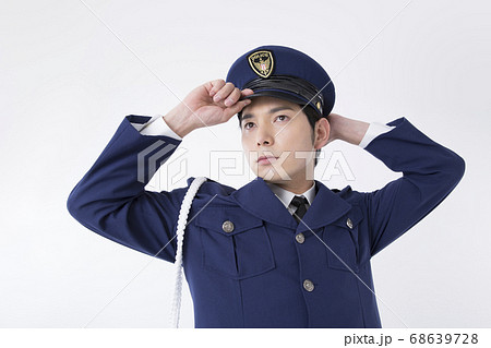 男性警察官 68639728