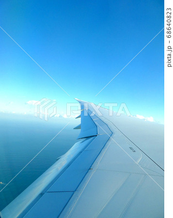 飛行機のはねと青空 飛行機のはねと青空 68640823