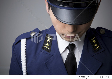 偽の警察官 偽の警察官 68641834