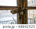 窓のドアノブ　宮殿の装飾 68642525