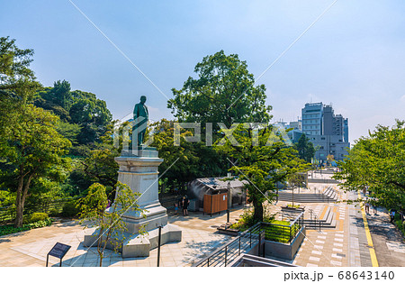 日本の東京都市景観 九段下駅近くの九段坂公園などを望む=8月15日 日本の東京都市景観 九段下駅近くの九段坂公園などを望む=8月15日 68643140