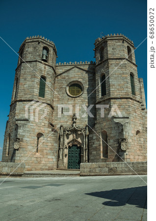 Gothic facade with steeples at the Guarda Cathedral 68650072