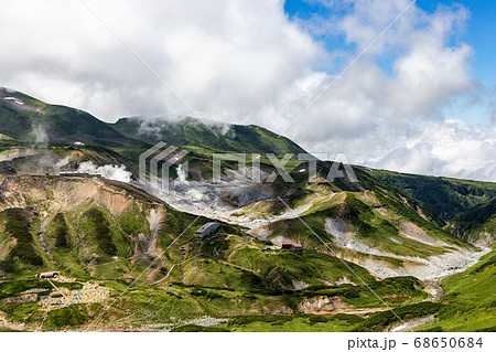 登山道から見下ろす雷鳥沢キャンプ場 68650684