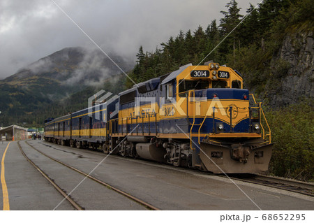 アンカレッジ駅からウィッター駅を走るアラスカ鉄道 68652295