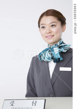 ホテルのフロントスタッフ ホテルのフロントスタッフ 68656863