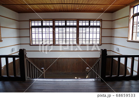 萩市明倫学舎二階の踊り場の景色 68659533