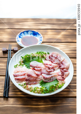 日本の刺し身 日本の刺し身 68659940