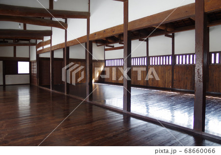 萩市旧藩校明倫館の剣術道場の景色 萩市旧藩校明倫館の剣術道場の景色 68660066