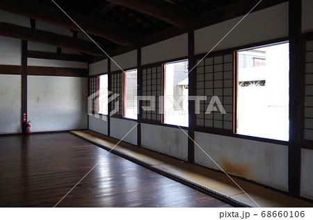 萩市の旧剣術道場の内部の景色 68660106