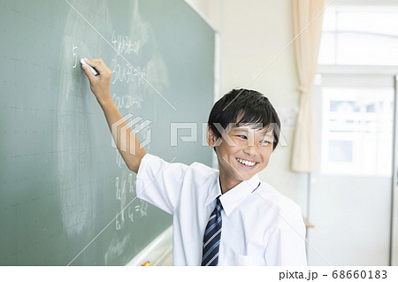 中学生の授業風景 68660183