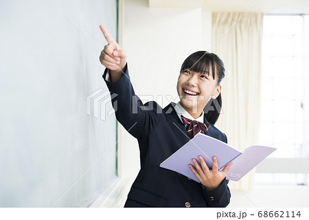 中学生 高校生 授業 女子 発表 中学生 高校生 授業 女子 発表 68662114