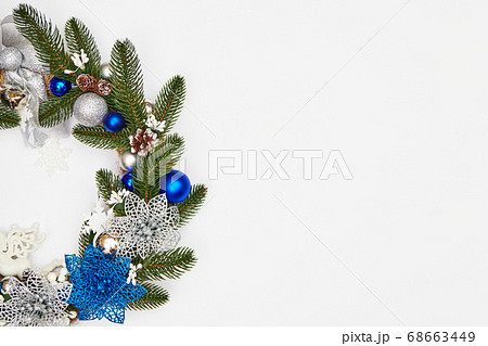 christmas wreath on a white background, flatley, copy space christmas wreath on a white background, flatley, copy space 68663449