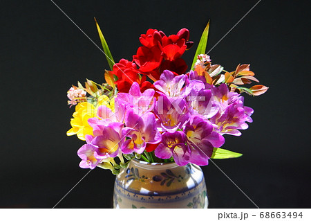 フリージアの花束 フリージアの花束 68663494