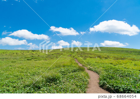 蝶々深山から物見岩への登山道（霧ヶ峰・車山） 68664054