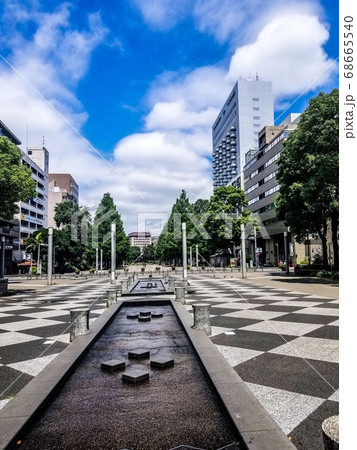 散歩道は公園 68665540