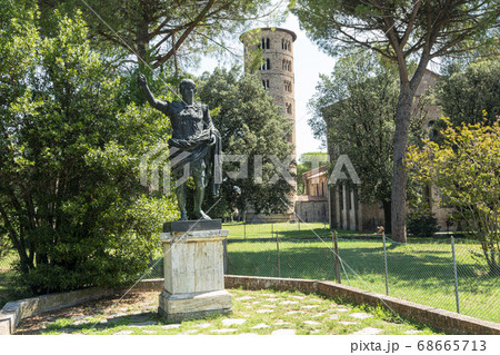 Statues of Emperor Caesar Augustus in Ravenna 68665713