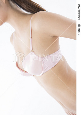 女性のバスト 女性のバスト 68668798