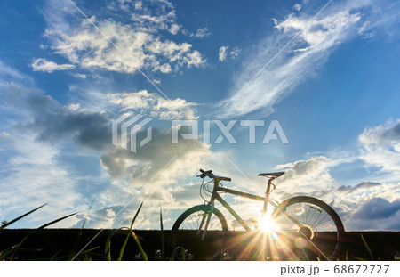 青空と自転車 青空と自転車 68672727