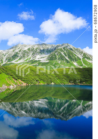 湖面が美しいみくりが池 立山 室堂 湖面が美しいみくりが池 立山 室堂 68672908