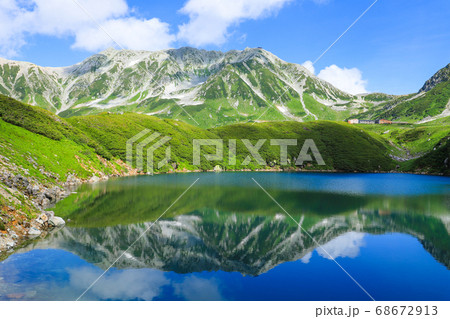 湖面が美しいみくりが池 立山 室堂 湖面が美しいみくりが池 立山 室堂 68672913
