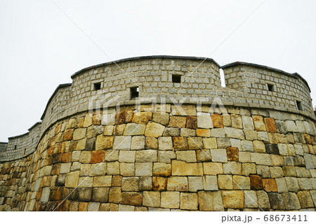 石垣 建物 風景 68673411