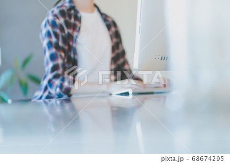 デスクトップ　パソコン　大学生 68674295