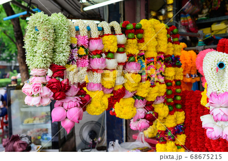 Colorful garlands display for sale to pray hindu god Colorful garlands display for sale to pray hindu god 68675215