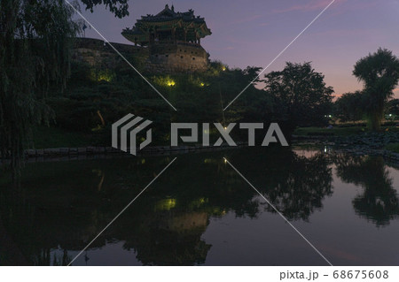 夕暮れ 風景 景色 68675608