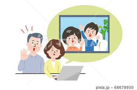 オンラインで孫と会話するおじいさんとおばあさん 68678930