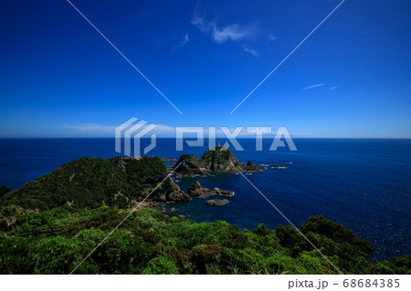 【鹿児島県 佐多岬】 佐多岬展望所から佐多岬灯台と風景 68684385