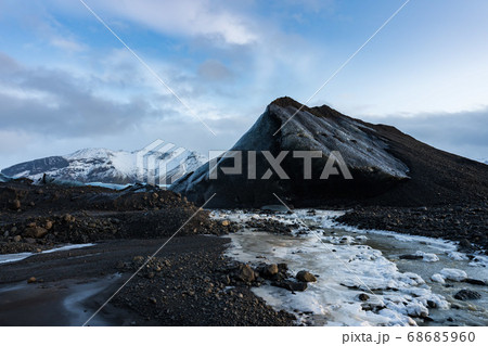 アイスランド　ヴァトナヨークトル氷河 68685960