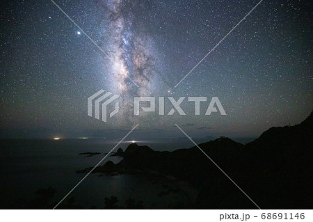 【鹿児島県 佐多岬】 佐多岬灯台と夏の天の川 68691146