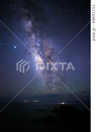 【鹿児島県 佐多岬】 佐多岬灯台と夏の天の川 68691152