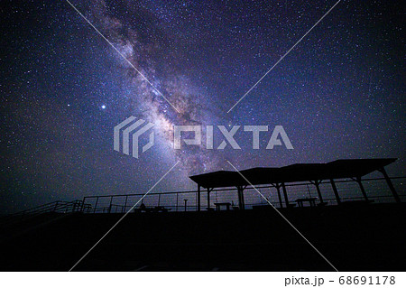 【鹿児島県 佐多岬】 佐多岬駐車場展望台からの夏の天の川 68691178