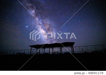 【鹿児島県 佐多岬】 佐多岬駐車場展望台からの夏の天の川 【鹿児島県 佐多岬】 佐多岬駐車場展望台からの夏の天の川 68691179