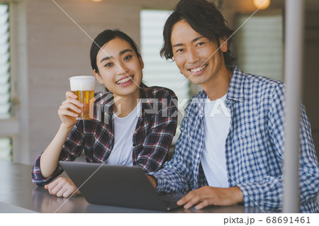 夫婦でオンライン飲み会 夫婦でオンライン飲み会 68691461