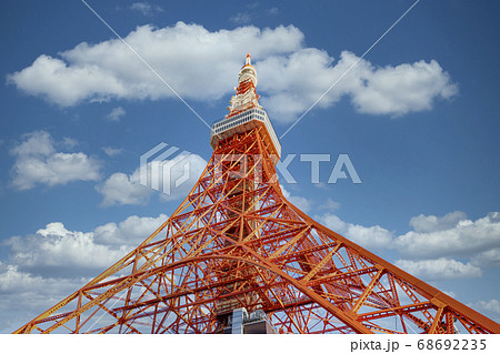 東京都港区 東京タワーと夏空の写真素材