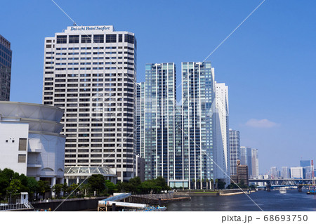 東京ウォーターフロント　天王洲アイルと京浜運河の風景 68693750